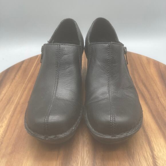 Born Booties Womens Size 7 M Ankle Black Leather Side Zip Shootie Boots Casual - Picture 2 of 9